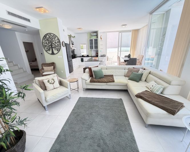 Image No.4-4 Bed Villa for sale