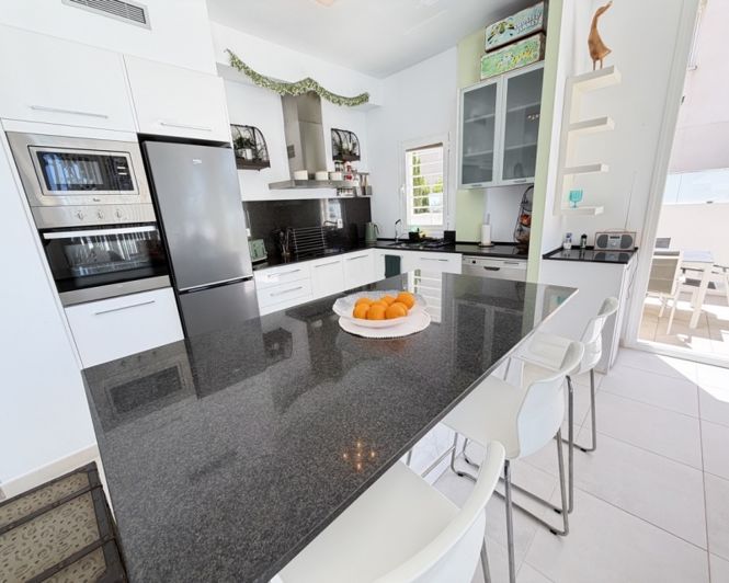 Image No.6-4 Bed Villa for sale
