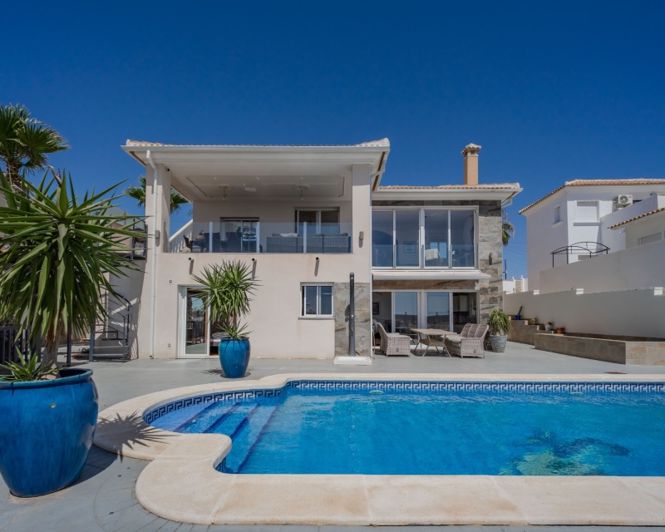 Image No.2-5 Bed Villa for sale