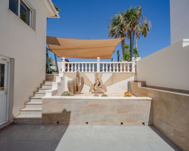 Image No.48-5 Bed Villa for sale