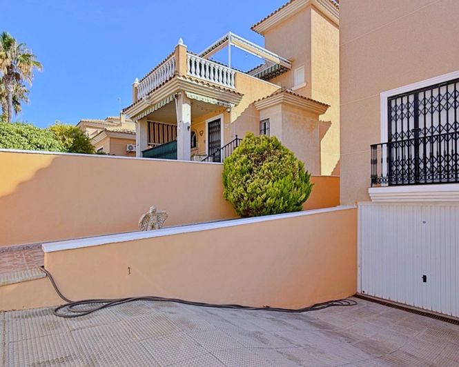 Image No.6-Villa de 4 chambres à vendre à Los Altos