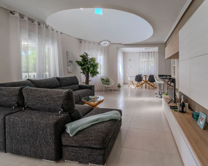 Image No.2-4 Bed Villa for sale