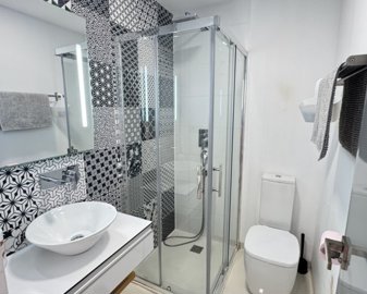 1560938lg