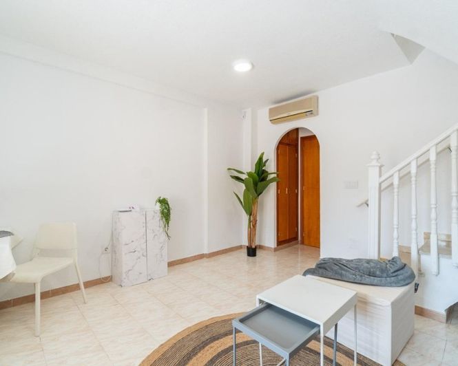 Image No.10-2 Bed Townhouse for sale