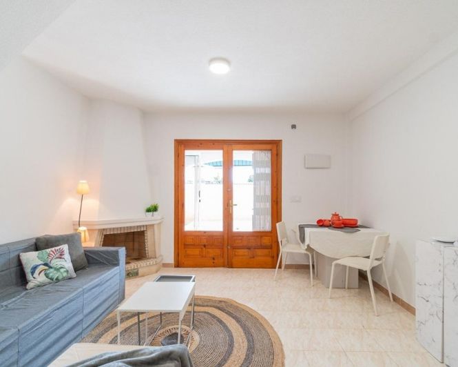 Image No.18-2 Bed Townhouse for sale