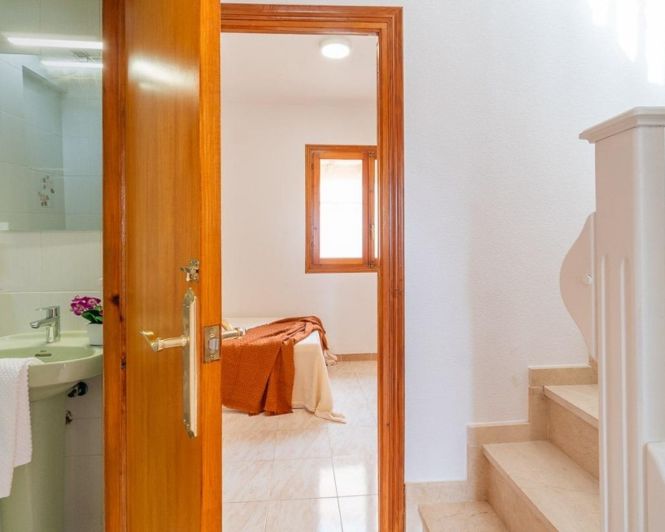 Image No.21-2 Bed Townhouse for sale