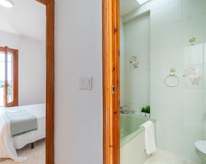 Image No.23-2 Bed Townhouse for sale