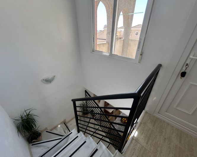 Image No.50-3 Bed Apartment for sale