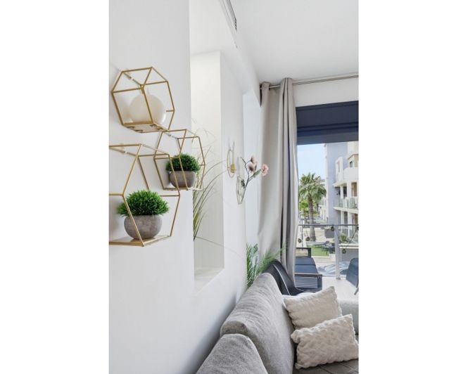 Image No.20-2 Bed Apartment for sale