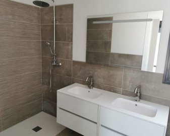 1567315lg