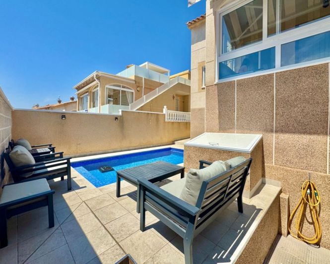Image No.25-2 Bed Villa for sale