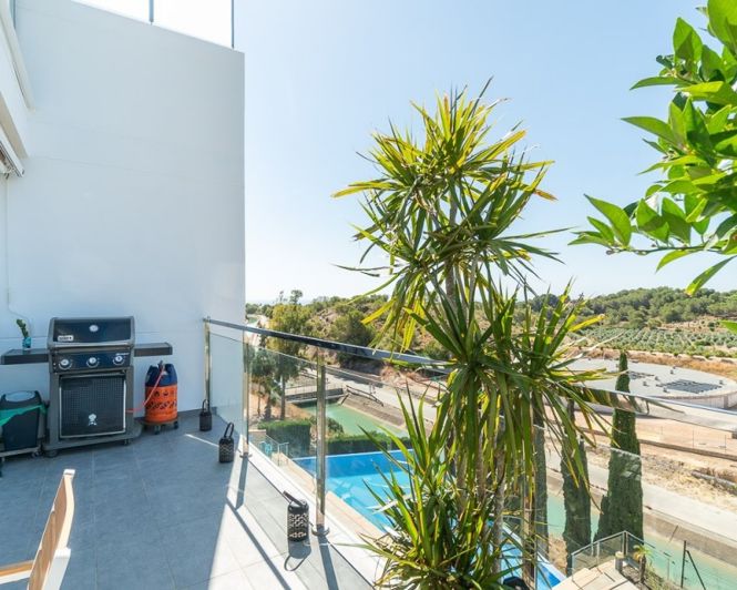 Image No.18-3 Bed Apartment for sale