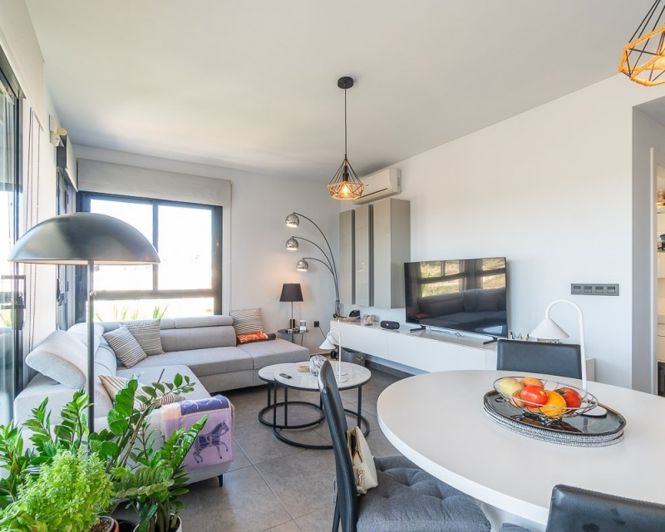 Image No.20-3 Bed Apartment for sale
