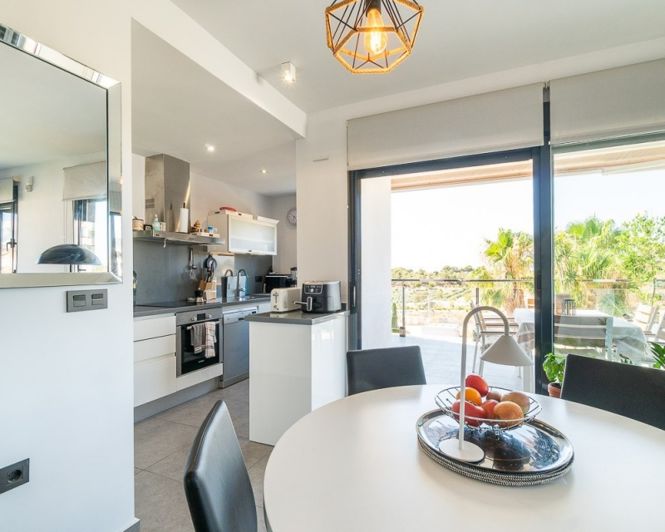 Image No.8-3 Bed Apartment for sale