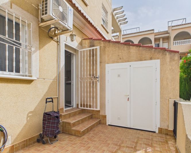 Image No.30-3 Bed Townhouse for sale