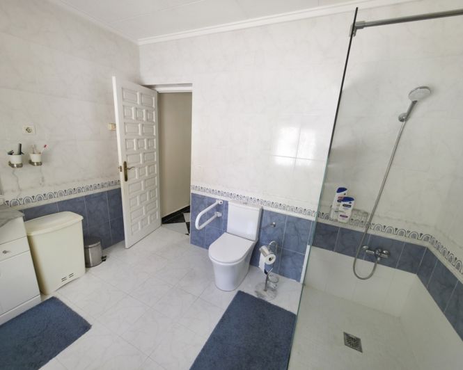Image No.18-3 Bed Villa for sale