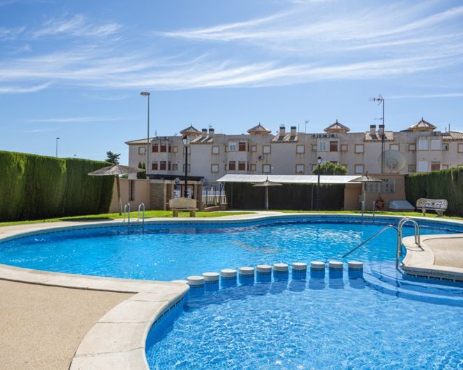 Image No.37-Villa de 2 chambres à vendre à Cabo Roig