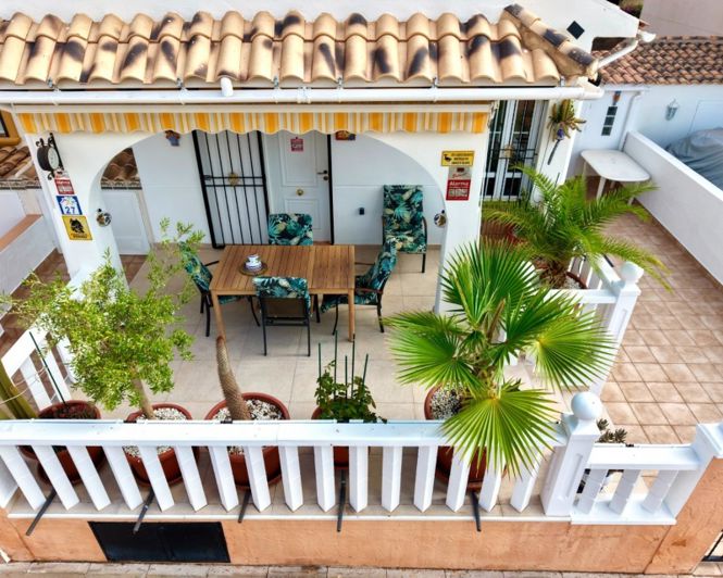 Image No.5-Villa de 2 chambres à vendre à Cabo Roig