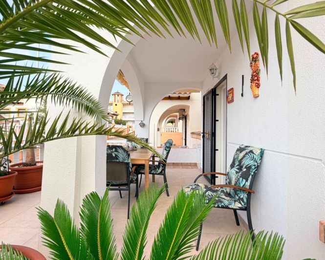 Image No.8-Villa de 2 chambres à vendre à Cabo Roig