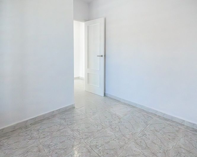 Image No.18-3 Bed Townhouse for sale