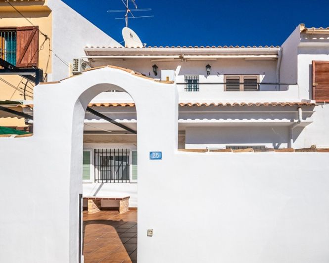 Image No.2-3 Bed Townhouse for sale