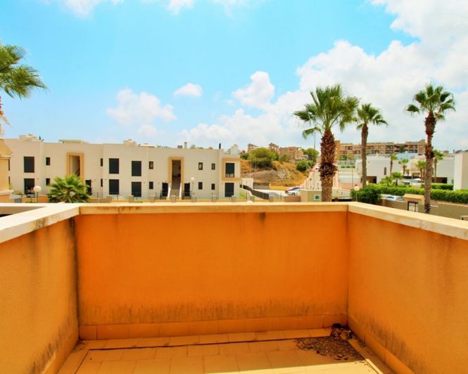 Image No.18-3 Bed Townhouse for sale