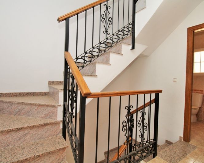 Image No.19-3 Bed Townhouse for sale