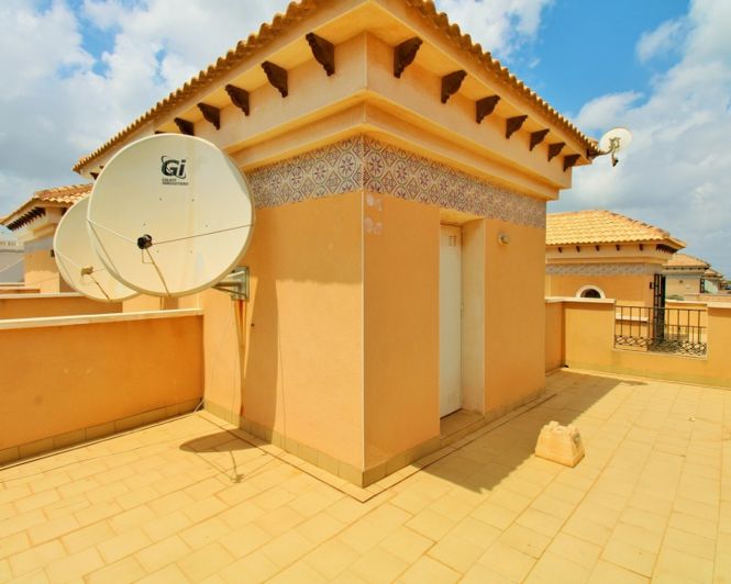 Image No.21-3 Bed Townhouse for sale