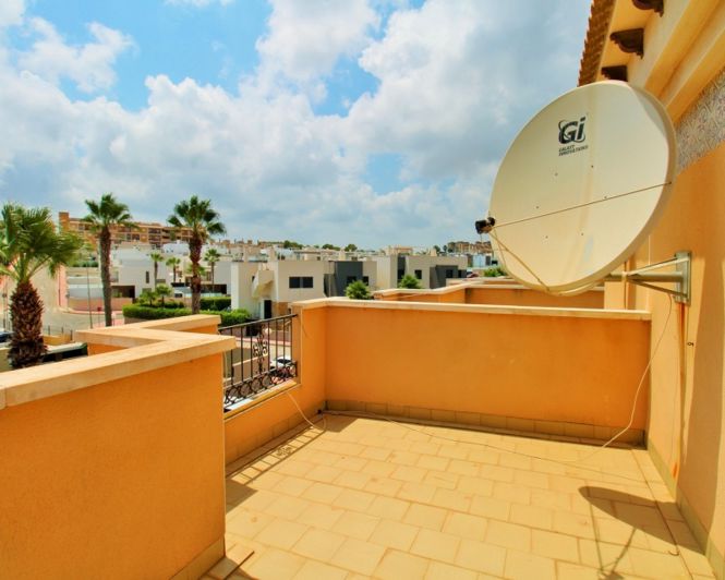 Image No.22-3 Bed Townhouse for sale
