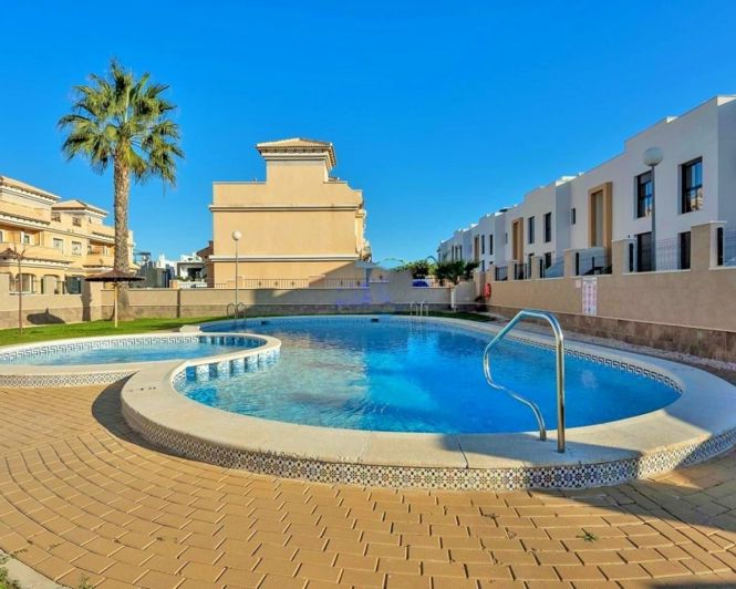 Image No.31-3 Bed Townhouse for sale