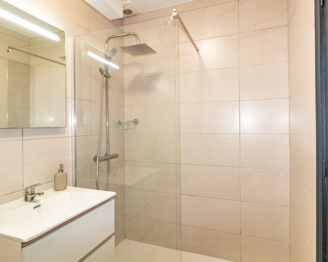 Image No.17-4 Bed Townhouse for sale