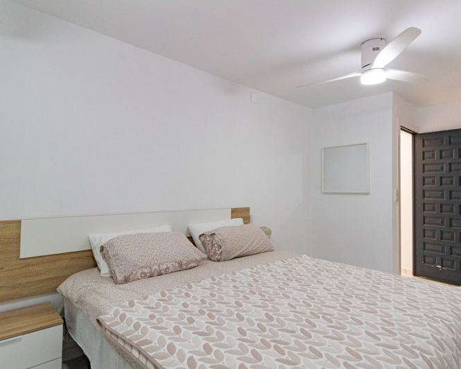 Image No.20-4 Bed Townhouse for sale