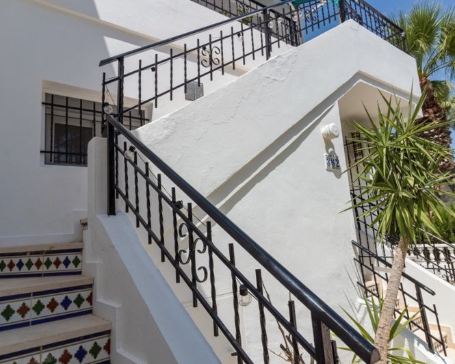 Image No.24-4 Bed Townhouse for sale