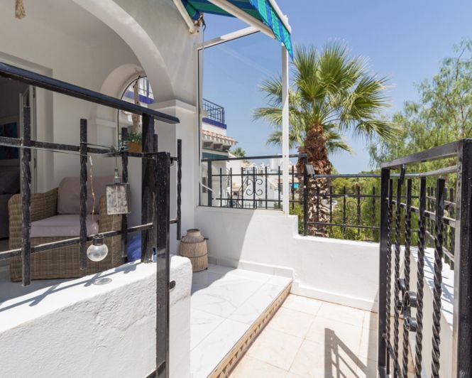 Image No.26-4 Bed Townhouse for sale