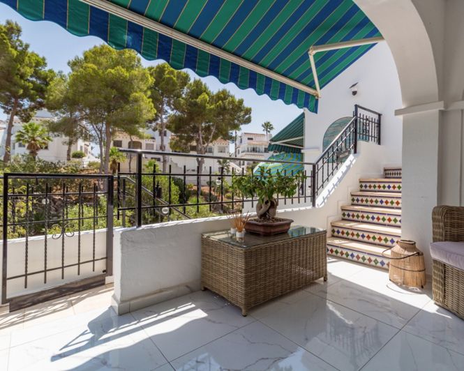 Image No.27-4 Bed Townhouse for sale
