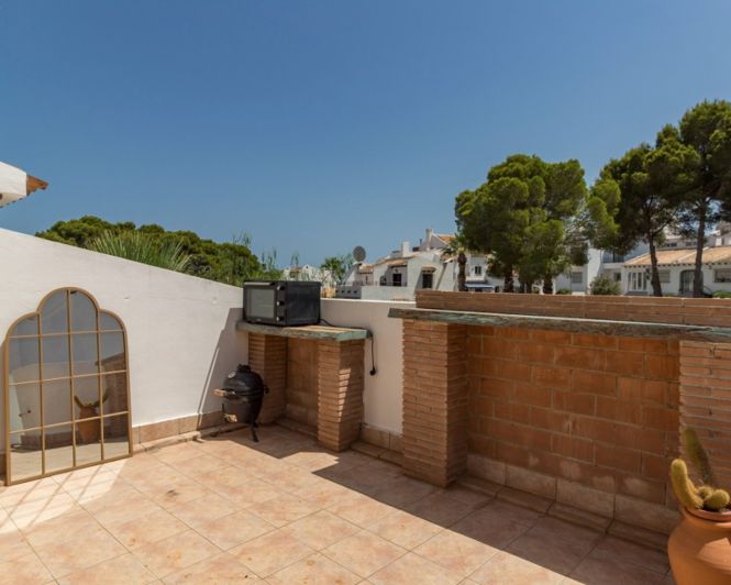 Image No.35-4 Bed Townhouse for sale