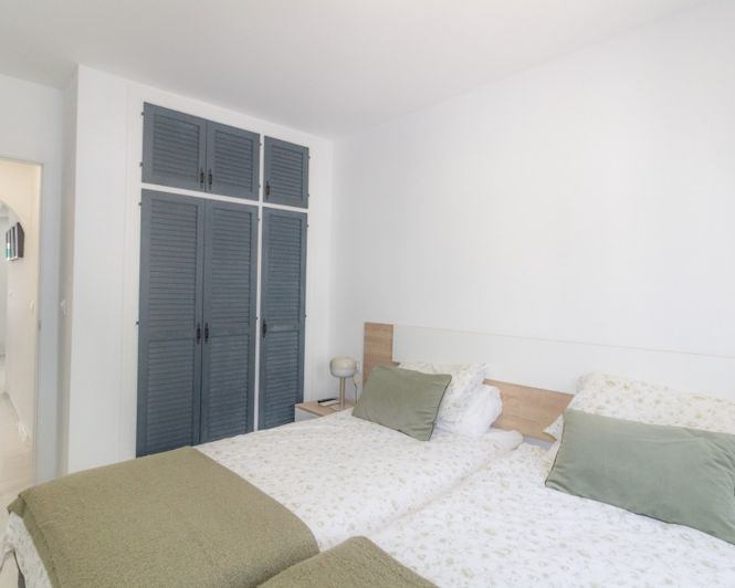 Image No.50-4 Bed Townhouse for sale
