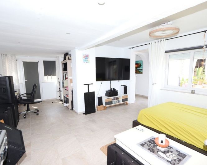 Image No.31-3 Bed Villa for sale