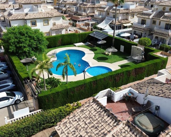 Image No.6-Villa de 2 chambres à vendre à Cabo Roig