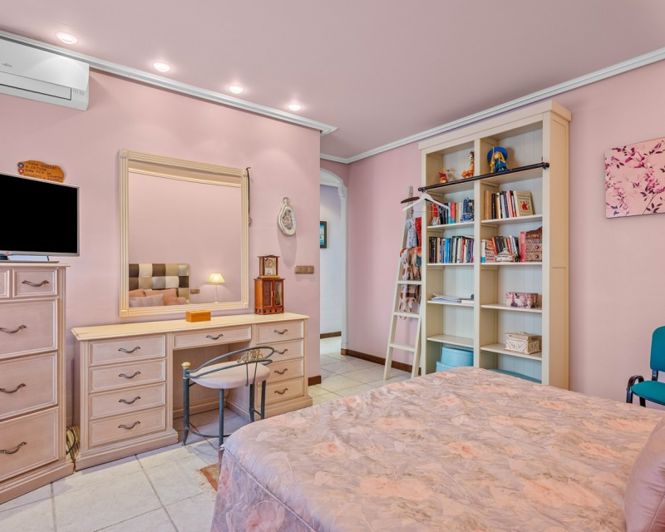 Image No.28-6 Bed Villa for sale