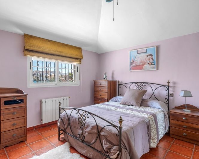 Image No.38-6 Bed Villa for sale