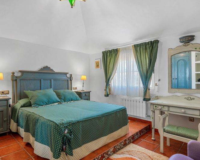 Image No.41-6 Bed Villa for sale