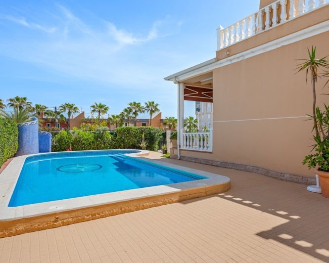Image No.8-6 Bed Villa for sale