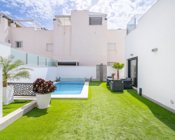 Image No.7-Villa de 5 chambres à vendre à Torrevieja