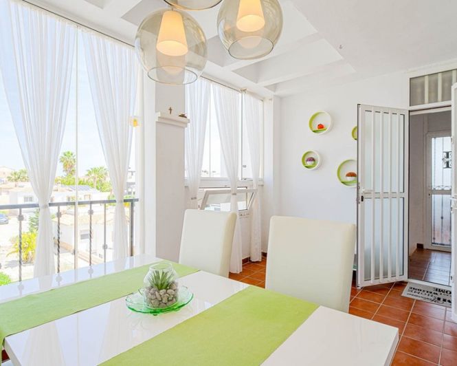 Image No.2-Appartement de 2 chambres à vendre à Punta Prima