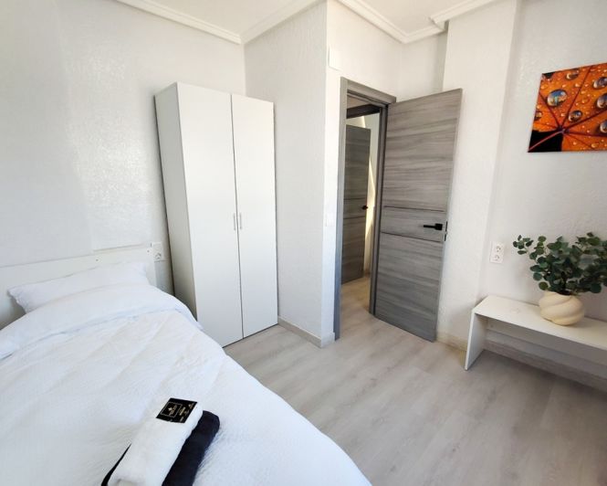 Image No.24-3 Bed Apartment for sale