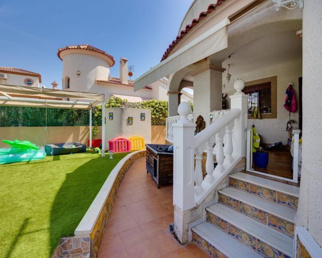 Image No.27-3 Bed Villa for sale