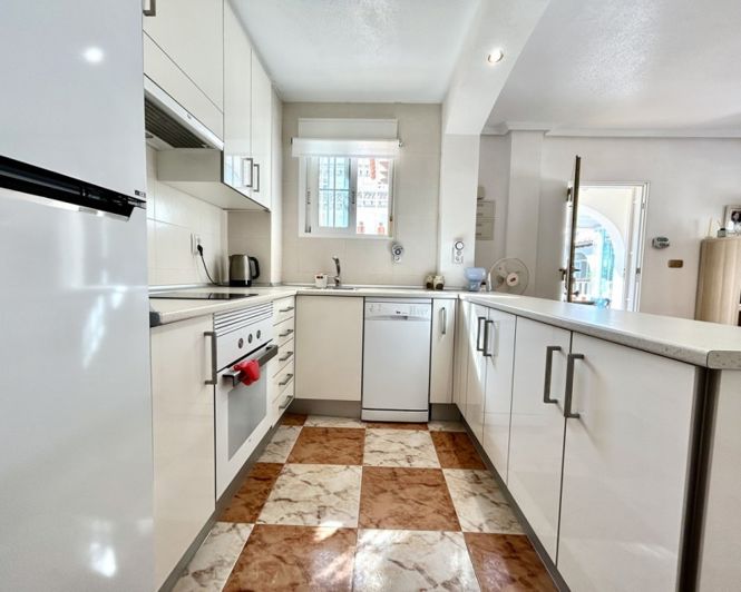 Image No.10-2 Bed Townhouse for sale