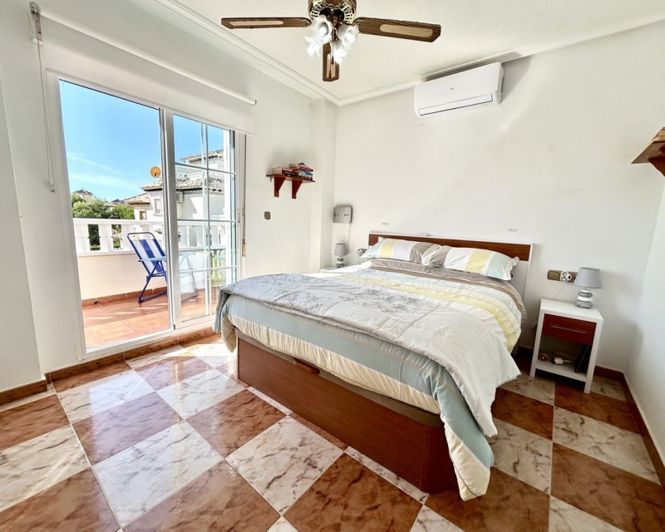 Image No.12-2 Bed Townhouse for sale