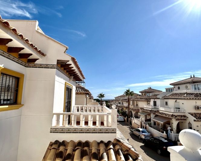 Image No.15-2 Bed Townhouse for sale